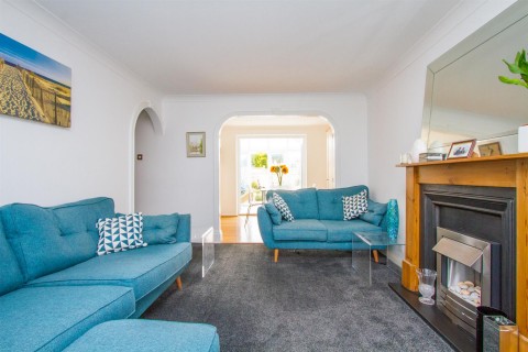 Click the photo for more details of Cricketfield Road, Seaford
