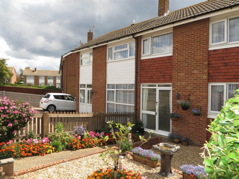 Click the photo for more details of Hythe Crescent, Seaford