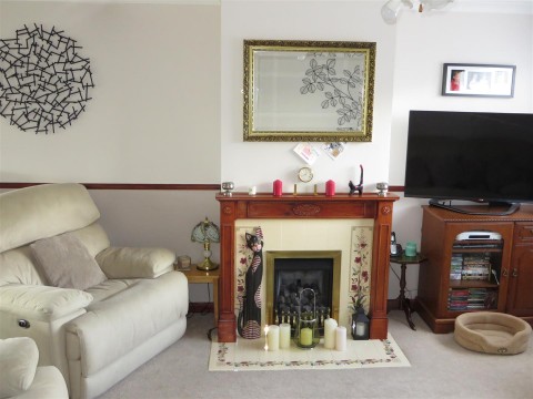 Click the photo for more details of Hythe Crescent, Seaford